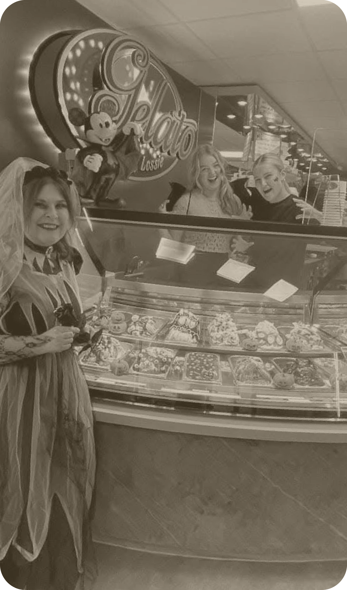 Dolce Miele gelato display